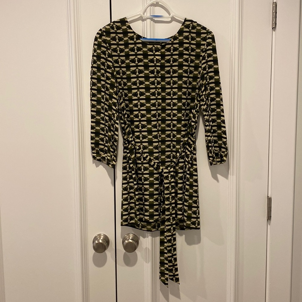 Fei (from Anthropologie) tunic top in green and black patterned silk (women’s 8)